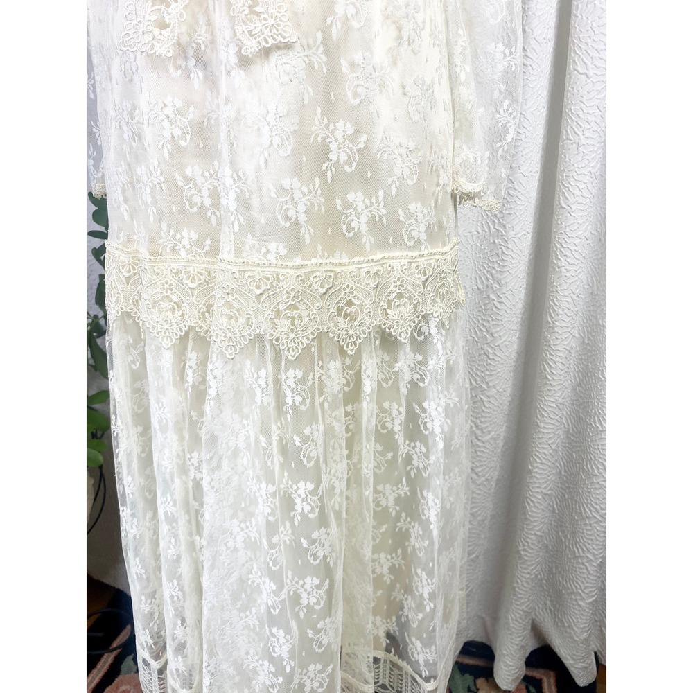 Vintage 1980s White Lace Drop Waist Wedding Dress, Size Medium - Picture 8 of 11